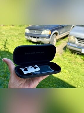 NEW Under Armour Hard Eyeglass Case w/ Cleaning Cloth Black Authentic UA